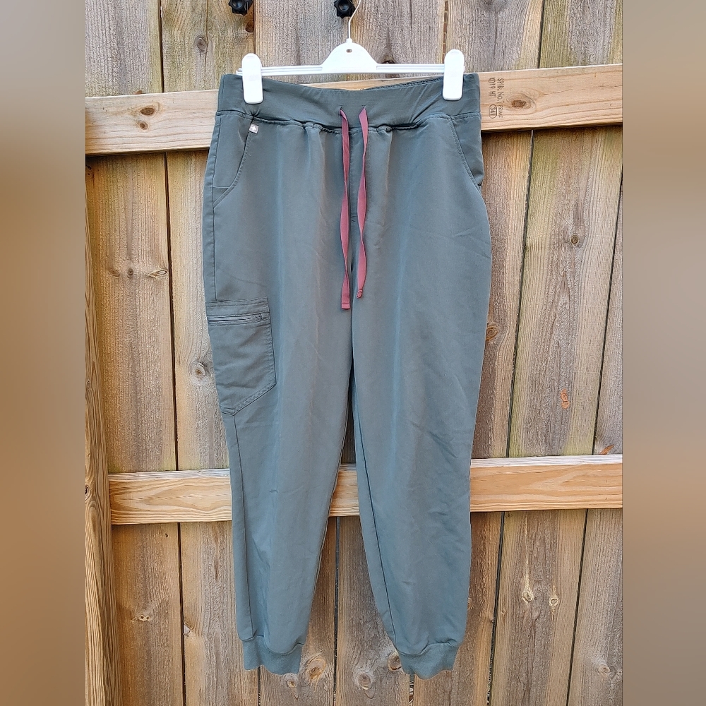 Figs Technical Collection Grey Scrub Jogger Pants 🏵️